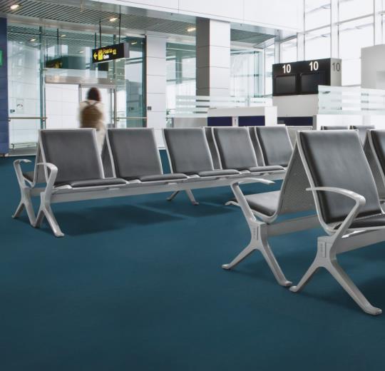 Мармолеум Forbo Marmoleum click Petrol 333358 фото в интерьере